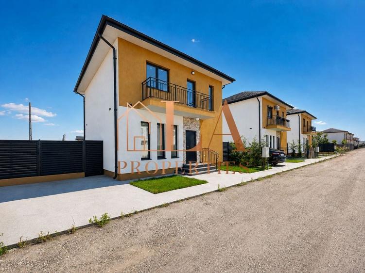 Casă individuală cu 4 camere cu Canalizare în Clinceni