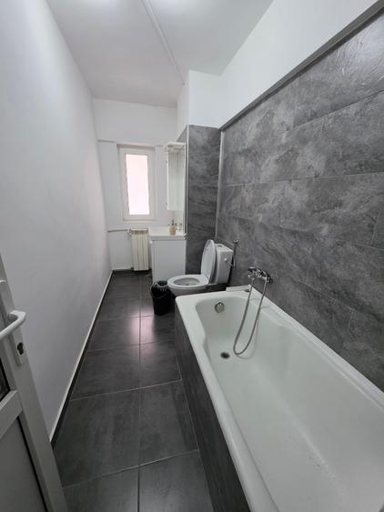 Apartament cu 2 camere decomandat în P-ța Alba Iulia