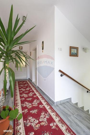 Casă cu 4 camere cu Teren 500 Mp în Muncelu