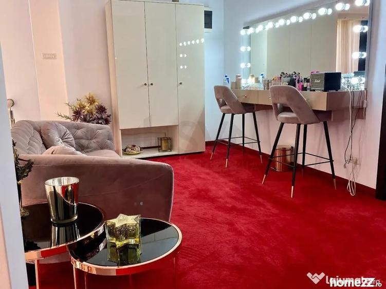Casă cu 10 camere cu Teren 600 Mp în Vatra Luminoasă