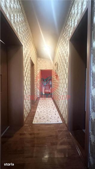 Casă cu 7 camere cu Teren 660 Mp în Agigea
