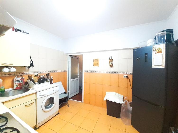 Casă cu 6 camere cu Teren 155 Mp în Tătărași