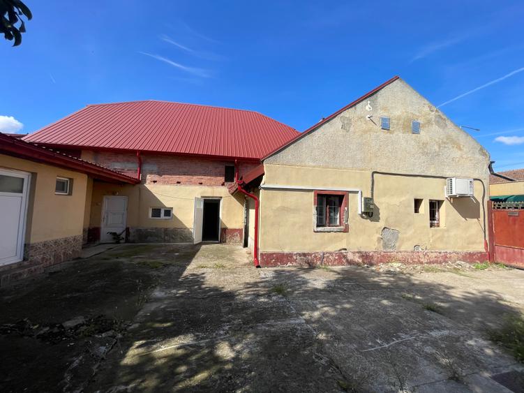 Casă individuală cu 3 camere cu Canalizare în Dudeștii Noi