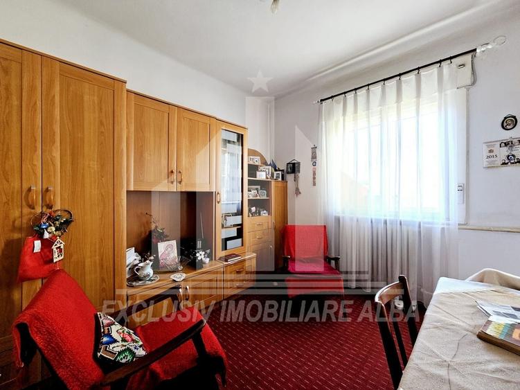 Casă individuală cu 6 camere cu Canalizare în Cetate