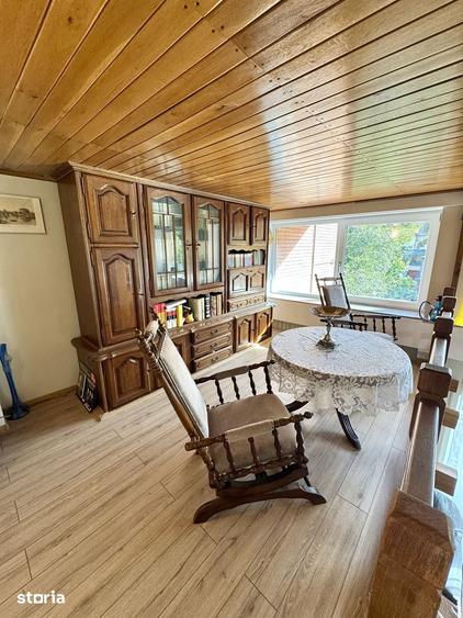 Apartament cu 3 camere decomandat în Boul Roșu
