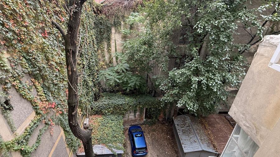 Apartament cu 2 camere semidecomandat în Cișmigiu
