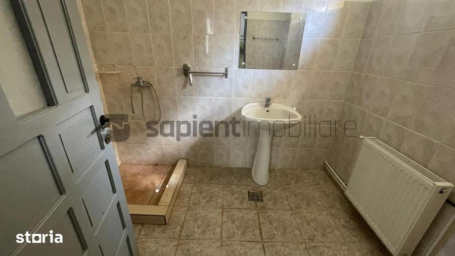 Casa spa?ioasa + Casa de oaspe?i. Ideala pentru 2 familii! - 10