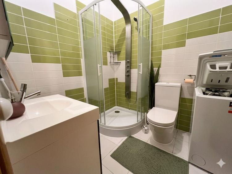Apartament cu 3 camere decomandat, mobilat în Iancu Nicolae