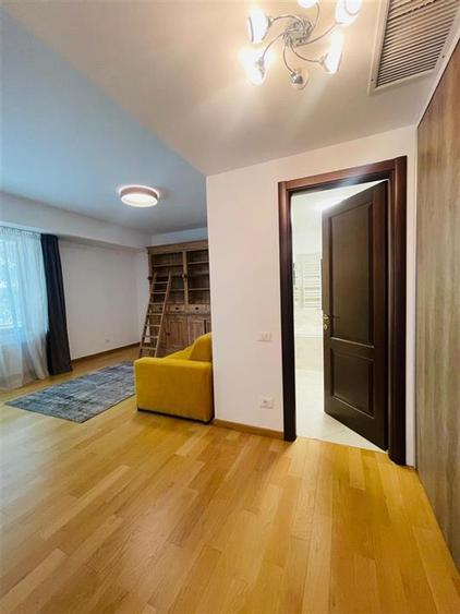 Apartament cu 3 camere semidecomandat, mobilat în Kiseleff