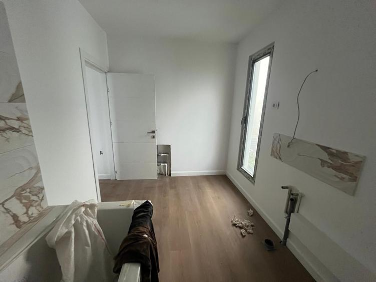Casă individuală cu 5 camere cu Teren 340 Mp în Poiana
