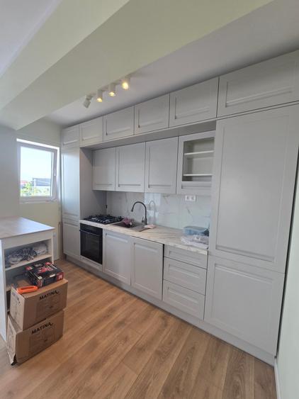 Apartament cu 3 camere semidecomandat în Central