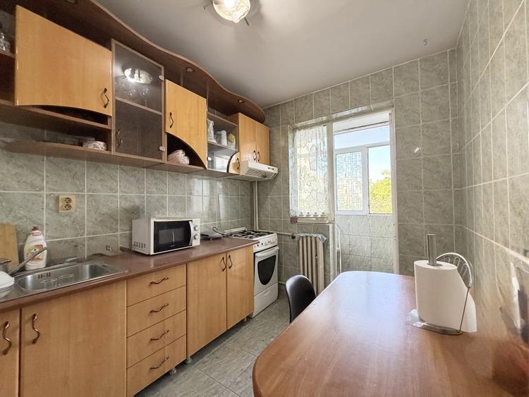 Apartament cu 2 camere decomandat, mobilat în Tomis Nord