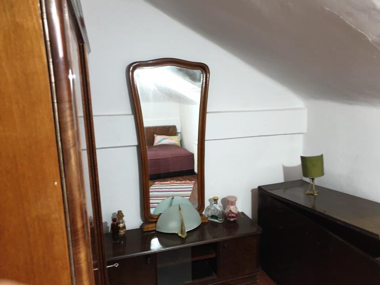 Apartament cu 3 camere semidecomandat, mobilat în Chibrit