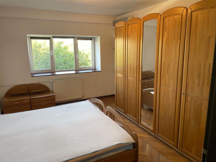 Apartament cu 3 camere decomandat în Unirii