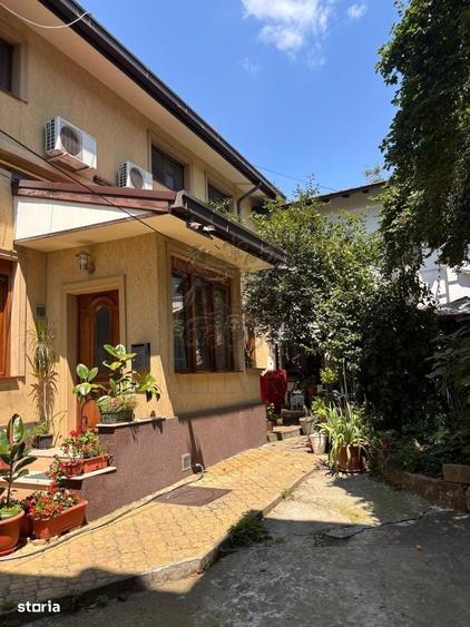 Casă cu 4 camere în Ultracentral