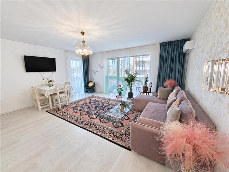 Apartament cu 3 camere decomandat în Tractorul