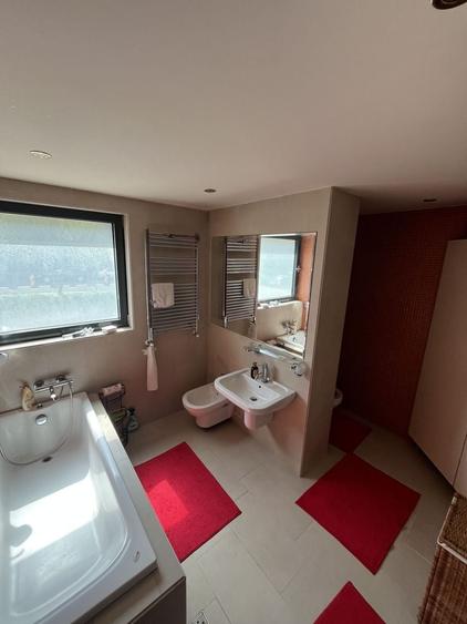 Apartament cu 3 camere decomandat, mobilat în Faleza Nord