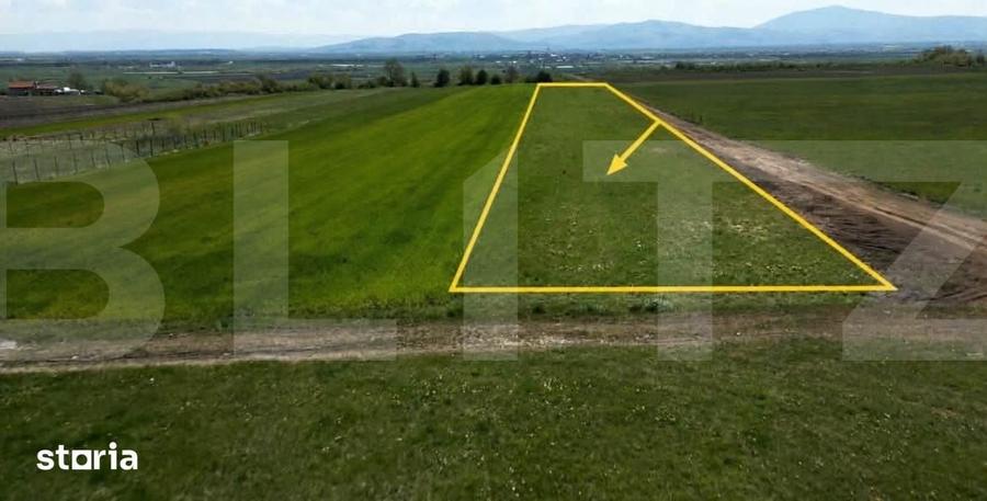 Teren de 590 mp, în Ilieni