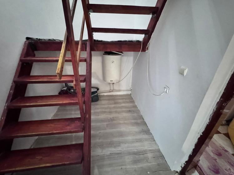 Casă individuală cu 4 camere cu Teren 120 Mp în Central
