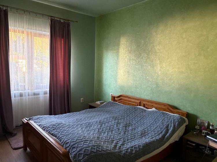 Casă cu 4 camere în Ipotești