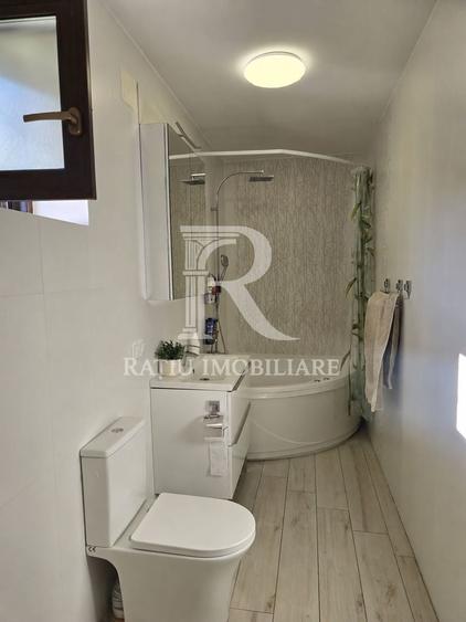 Casă individuală cu 3 camere cu Canalizare în Leș