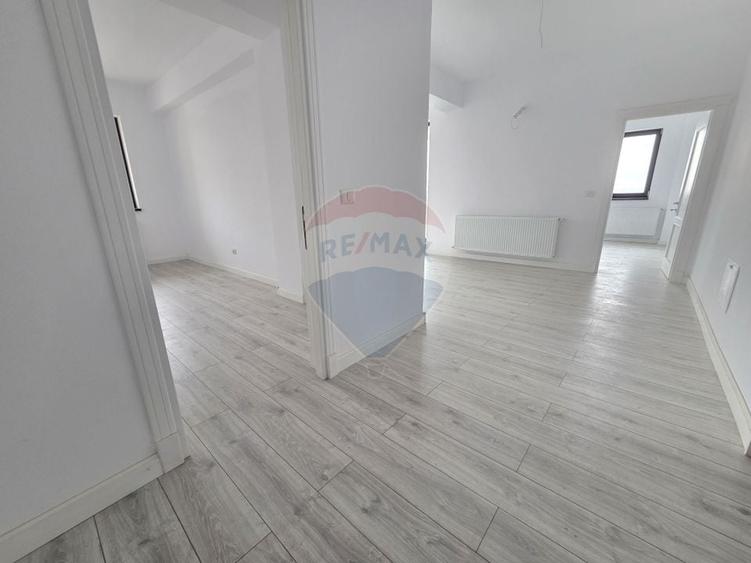 Apartament cu 3 camere decomandat în Nord