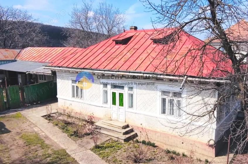 Casă cu 2 camere cu Teren 7702 Mp în Bodești