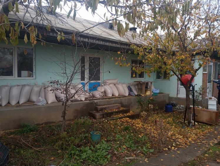Casă individuală cu 4 camere cu Teren 1000 Mp în Tulucești