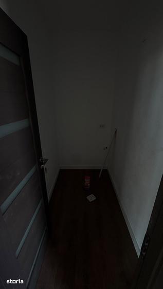 Casă cu 5 camere cu Teren 400 Mp în Tolstoi