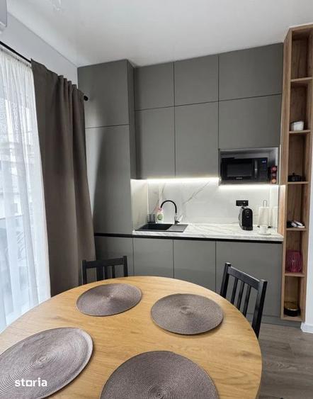 Apartament cu 2 camere semidecomandat, mobilat în Eminescu