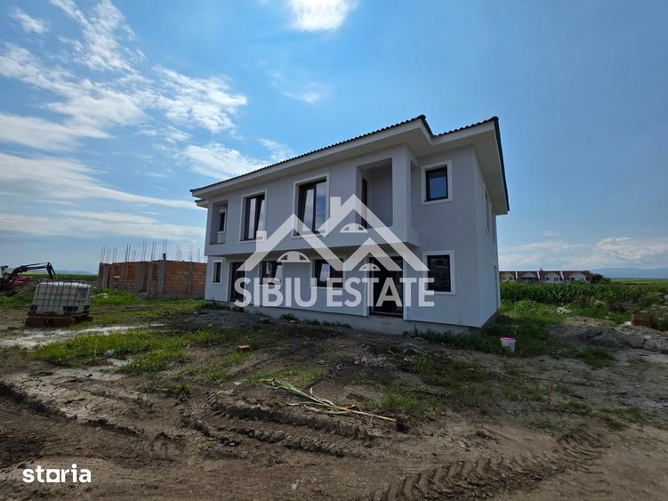 Casă cu 4 camere cu Teren 230 Mp în Central