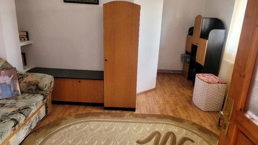 Casă cu 2 camere cu Teren 810 Mp în Central