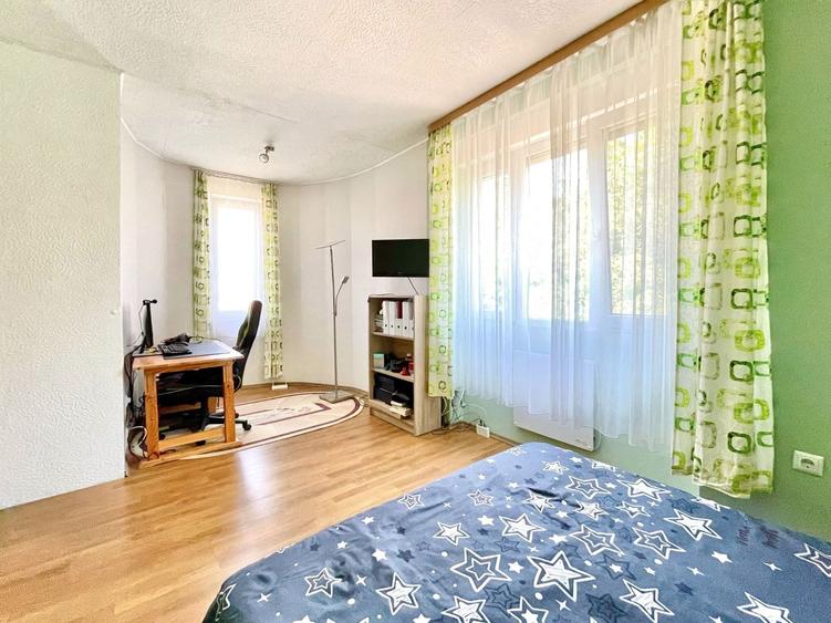 Apartament cu 6 camere semidecomandat, mobilat în Mehala