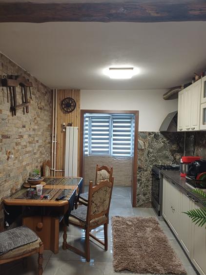 Apartament cu 2 camere decomandat în Rovine