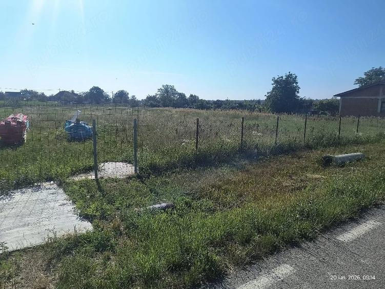 Teren de 1000 mp, în Bazoș