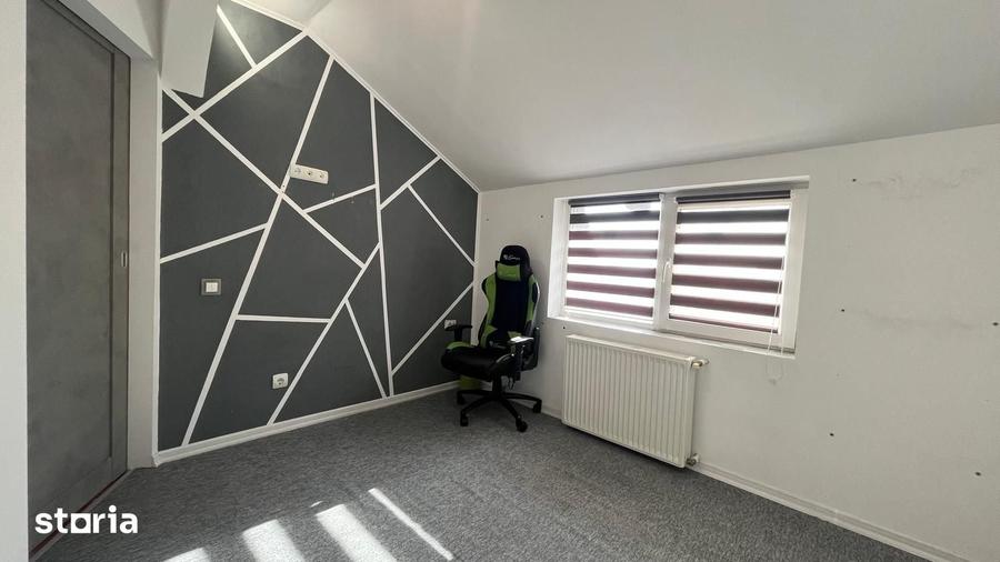 Apartament cu 3 camere decomandat în Est