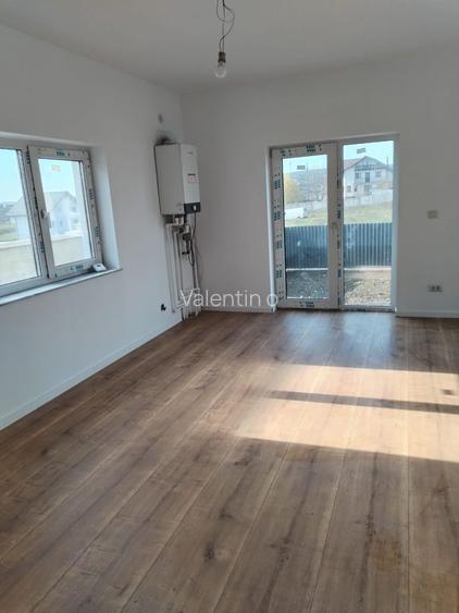 Casa de vanzare la Lisaura ,120 m2 utili, 5 ari, utilitati - la semifinisat sau la cheie