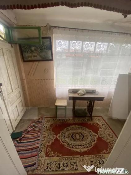 Casă cu 3 camere cu Teren 2100 Mp în Central