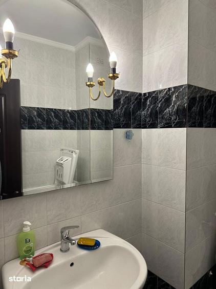 Apartament cu 3 camere decomandat în Faleza Nord