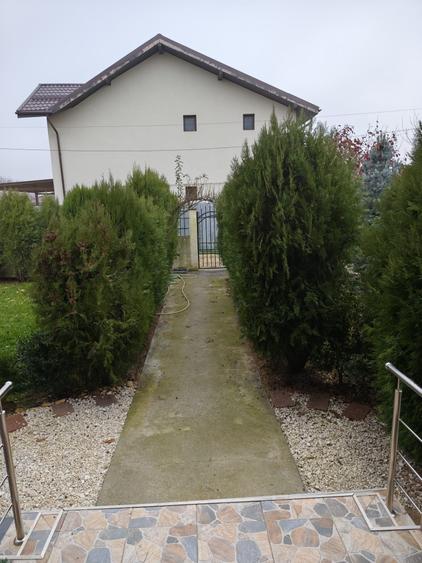 Casă individuală cu 3 camere cu Teren 500 Mp în Gulia