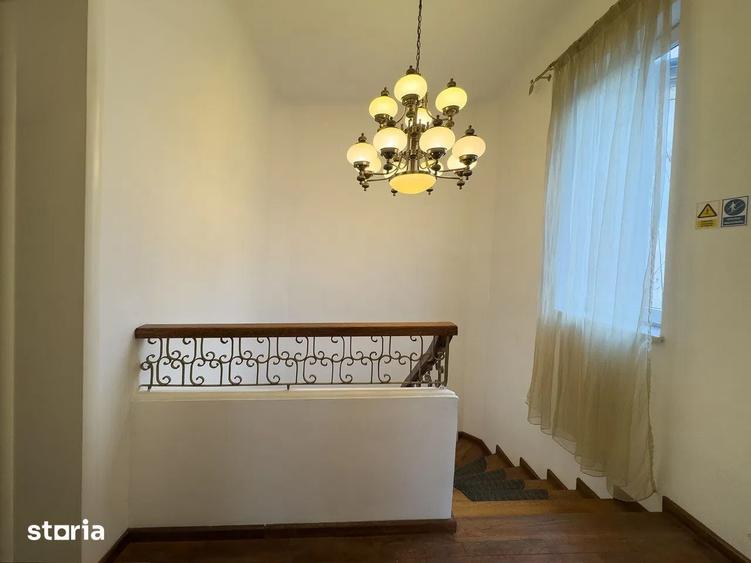 Casă cu 5 camere cu Teren 140 Mp în Ultracentral