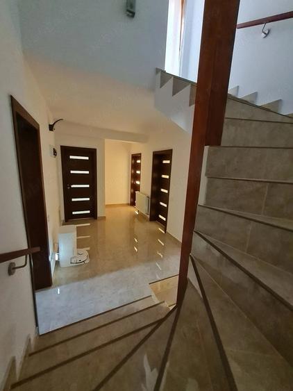 Casă cu Teren 500 Mp în Central