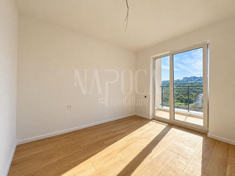 Apartament cu 3 camere semidecomandat în Florești