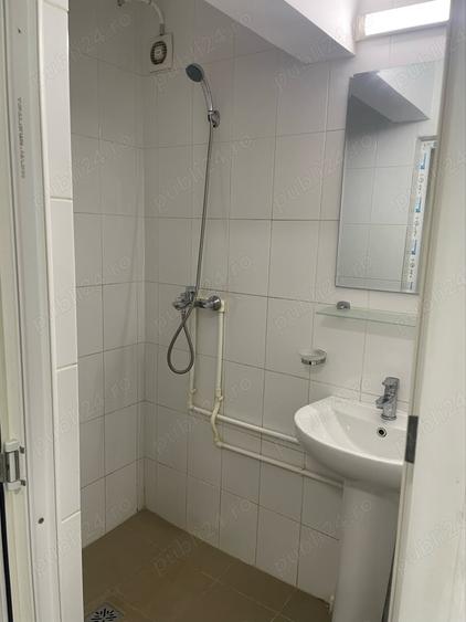 Garsonieră decomandată în Central