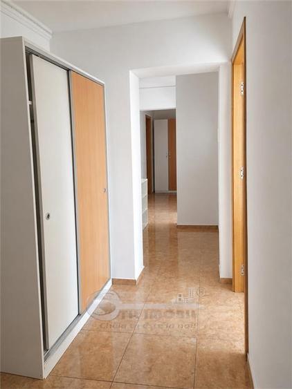 Apartament cu 3 camere decomandat, mobilat în Bd. Independenței