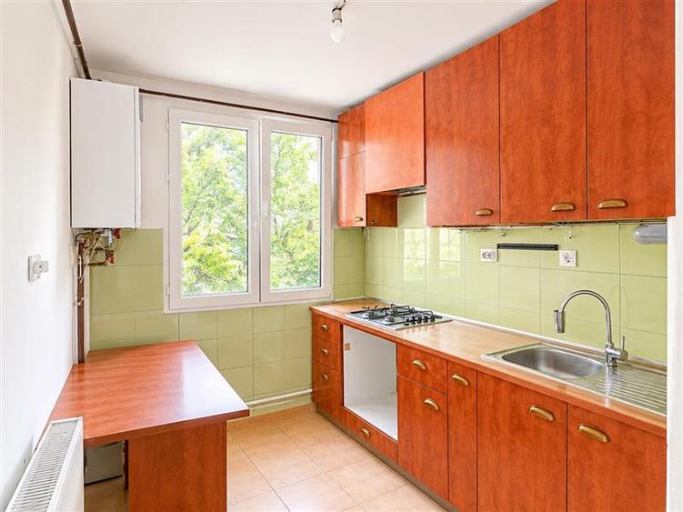 Apartament cu 4 camere semidecomandat, mobilat în Copou