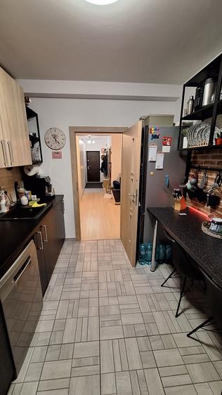 Apartament cu 3 camere decomandat în Florești