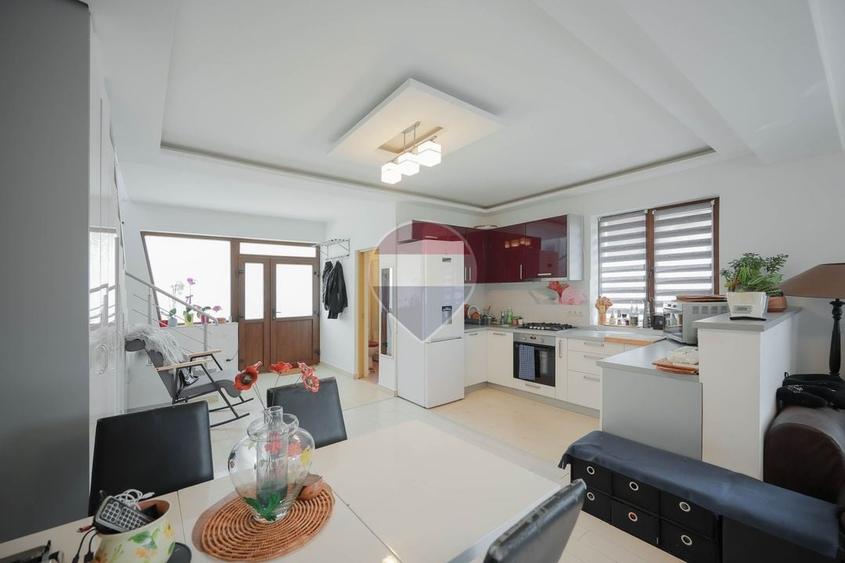 Duplex cu 4 camere cu Teren 252 Mp în Sântandrei