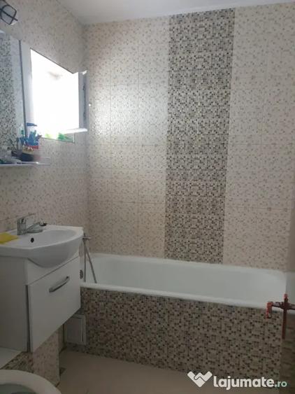 Apartament cu 3 camere decomandat în Turda