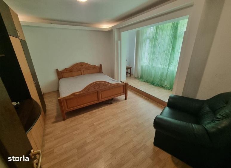 Apartament cu 4 camere decomandat în Tătărași